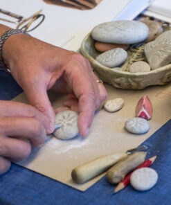 Kivi lõikamine (käsitsi graveerimine)