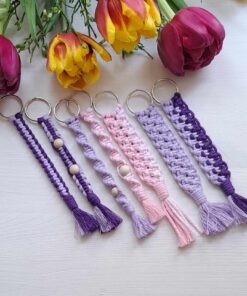 Makramee tehnikas võtmehoidja