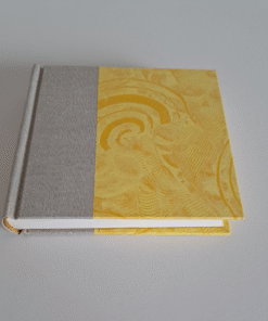 Käsitsi köidetud raamat/märkmik kollane